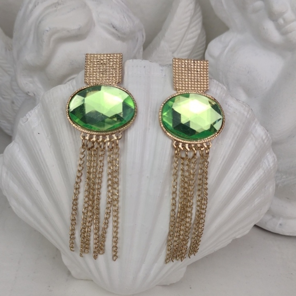 Multifaceted Green Chrystal Like Gold Chain Fringe Gorgeous Drop Earrings